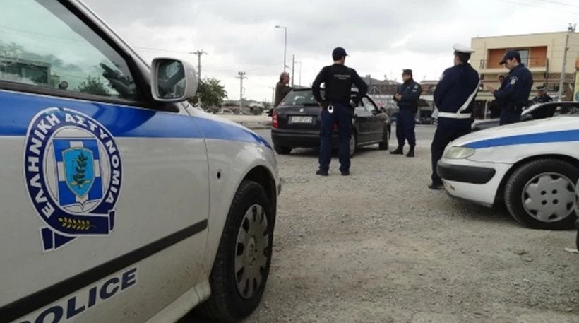 EKTAKTO: Συναγερμός στην Αγία Παρασκευή – Πυροβόλησαν άντρα μέσα στο αυτοκίνητό του